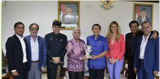 Rombongan pengusaha Al Sharif Faiz dari Alsharif Energy Company saat bertemu Gubernur Bali Made Mangku Pastika di Renon-Denpasar, Kamis (11/1).