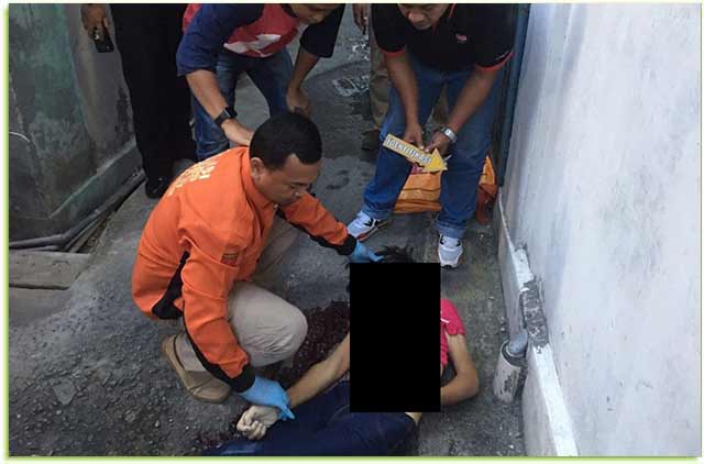 Mayat perempuan di gang Hotel Rasa Indah, Karimun pada Kamis (18/1), dini hari pukul 03.00 WIB.