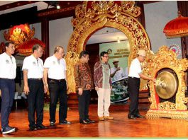 Pembukaan Rembug Desa Tingkat Provinsi Bali Tahun 2018, di Gedung Ksiraarnawa, Taman Budaya , Denpasar, Minggu (21/1).
