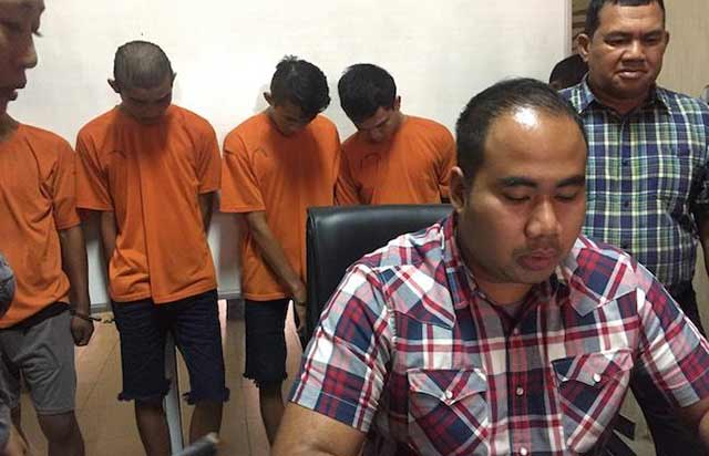 Sesama LGBT Memeras Korban Sejenisnya Sesama LGBT Memeras Korban Sejenisnya