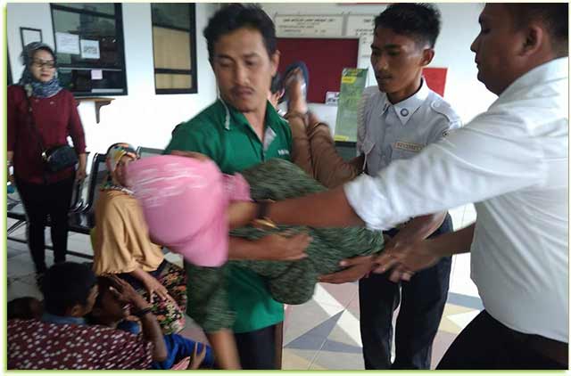 Seorang Ibu Tewas Terkena Ledakan Roket Saat Memasak Ikan Didapur Seorang Ibu Tewas Terkena Ledakan Roket Saat Memasak Ikan Didapur