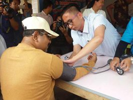 Bupati-Aunur-Rafiq-Buka-Baksos-HIMNI