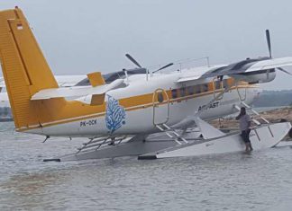 Twin Oten Amfibi, mendarat darurat di pinggir laut pantai pada kawasan Mega Wisata Ocarina