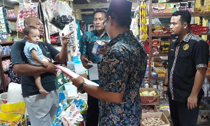 Sidak Ikan Sarden Kaleng Yang Mengandung Cacing Terhadap Pedagang Di Tarempa Anambas