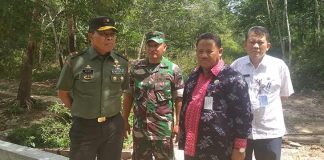 Tim Pengawasan dan Evaluasi Mabes TNI saar meninjau pelaksanaan kegiatan TMMD Kodim 031/Tanjungbalai Karimun, di Kecamatan Kundur, Kamis (26/5).