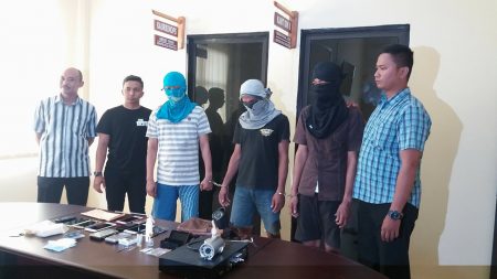 Dua Pria Pemilik Sabu Berupaya Kabur Saat Telah Ditangkap di Karimun, Polisi Berikan Tembakan Peringatan