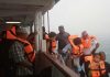 Kapal-Pelni-Bukit-Raya-Kandas,-Seluruh-Penumpang-Dievakuasi