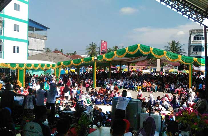 Ribuan Peserta Ikuti Olah Raga Jalan Sehat, Dalam Gebyar Hardiknas 2018