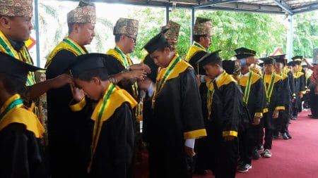 982 Santri di Karimun Diwisuda Gubernur, Nurdin Hadirkan 10 Qori dan Qoriah Terbaik Kepri