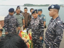 Tim Gabungan WFQR Lantamal IV dan Lanal Batam berhasil mengamankan sebanyak 4.288,8 ton beras illegal dari sebuah kapal Car Trust