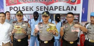 Keterangan pers Polres Pekanbaru di Mapolsek Senapelan, Jumat (29/6).