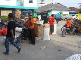Sejumlah pedagang durian di Tanjungbatu batu, Ahad (08/07/18)