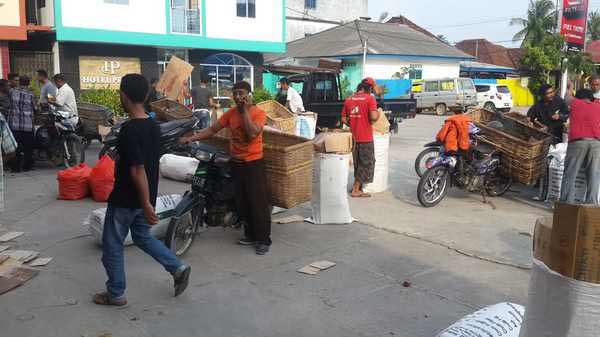 Sejumlah pedagang durian di Tanjungbatu batu, Ahad (08/07/18)