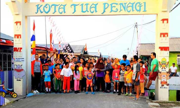Olahraga Jalan Sehat Masyarakat Desa Penagi Dalam HUT RI 73