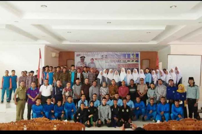 Seminar sehari pendidikan politik, dalam mendorong partisipasi pemilih pemula dalam mensukseskan pemilu 2019, di Balai Sri Gading Tanjungbatu, Sabtu (11/08/19)