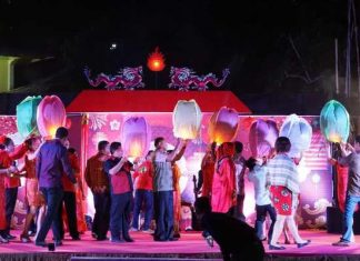 Festival moon cake di lapangan Sulaiman Abdullah Tarempa, Sabtu malam (22/09/18).