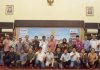 Peserta UKW, tim penguji dan Bupati Karimun, Aunur Rafiq, saat pembukaan pelaksanaan UKW di gedung Nasional Tanjungbalai Karimun, Jum'at (14/09/18).