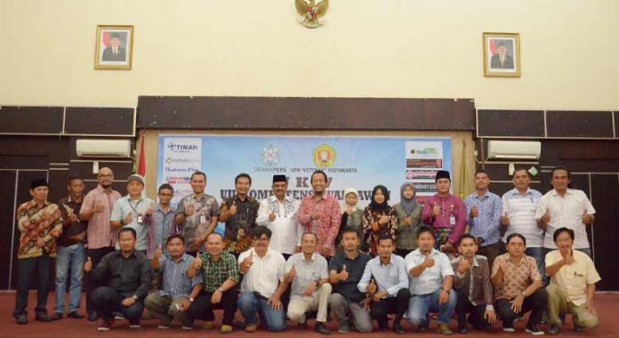 Tim-Penguji-Apresiasi-Peserta-UKW-Kabupaten-Karimun Peserta UKW, tim penguji dan Bupati Karimun, Aunur Rafiq, saat pembukaan pelaksanaan UKW di gedung Nasional Tanjungbalai Karimun, Jum'at (14/09/18).