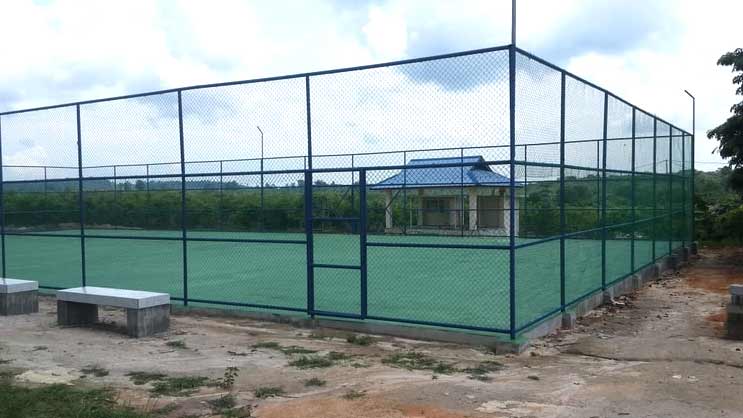 Belum Digunakan, Lapangan Futsal Ratusan Juta Ini, Sudah Retak