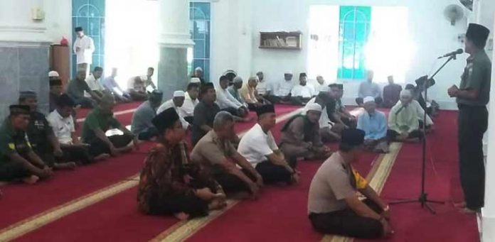 Doa Bersama bagi korban gempa dan tsunami di masjid besar Nurussalam Tanjungbatu, Rabu (10/10/18).