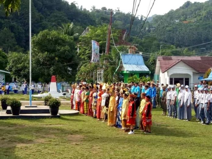 pringatan Hari Sumpah Pemuda Ke 90 Tahun 2018, di Lapangan Upacara Kantor Bupati KKA Jalan Imam Bonjol 34 Tarempa, Senin (29/10/18).