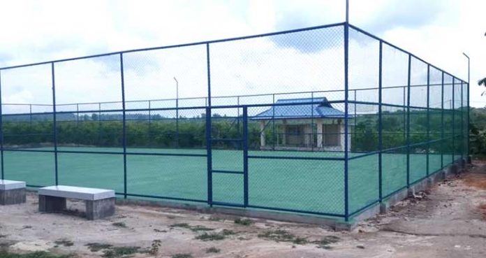 Lapangan futsal Desa Teluk Radang, Kundur Utara.