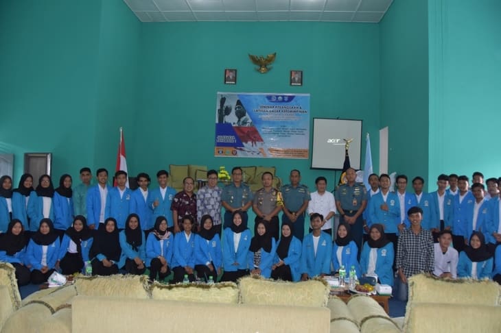 Latihan Dasar Kepemimpinan Mahasiswa UMRAH di Aula Lanudal Latihan Dasar Kepemimpinan Mahasiswa UMRAH di Aula Lanudal