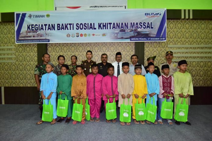 Baksos PT Timah Kegiatan baksos sunatan massal yang digelar PT Timah di Gedung Pemuda Kabupaten Karimun beberapa hari lalu, yang anggarannya bersumber dari dana CSR.