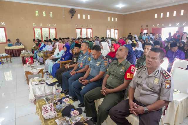 Galery Foto Kegiatan Bedah Buku Tentang Kerajaan Riau