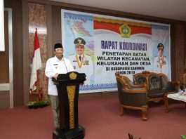 Wabup Karimun Anwar Hasyim membuka kegiatan rakor penetapan batas wilayah Kecamatan, Kelurahan dan Desa di Gedung Nilam Sari Kantor Bupati, Rabu (27/2).