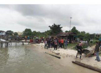 Nelayan Pantai Pak Iman Kuda Laut, Karimun