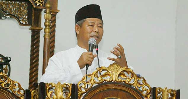 Bupati Abdul haris, Saat memberikan amanat pembangunan Desa di Masjid Darussalam