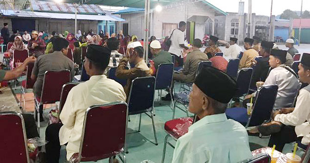 Rombongan Safari Ramadhan bersama masyarakat dan tokoh adat dan tokoh agama, melaksanakan buka puasa bersama