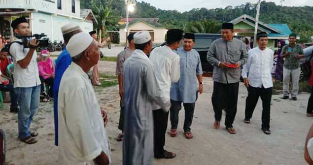 Penyambutan Rombongan Bupati KKA, oleh masyarakat dan tokoh masyarakat Desa Bukit Padi