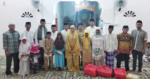 Menjalin Silaturahmi, Rombongan Safari Ramadhan gelar foto bersama