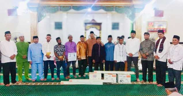 Kigiatan Safari Ramadhan di Masjid Jami' Nurul Huda, Diserahkan juga bantuan Pemda dan Baznas KKAKigiatan Safari Ramadhan di Masjid Jami' Nurul Huda, Diserahkan juga bantuan Pemda dan Baznas KKA