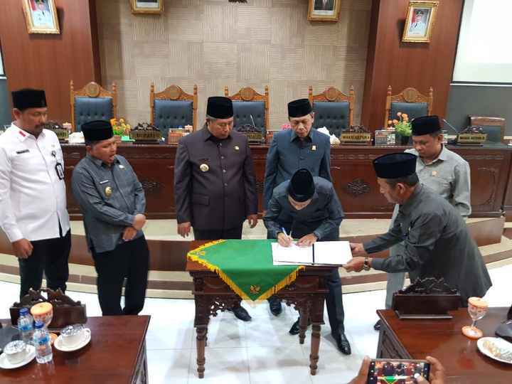 Pengambilan Keputusan Ranperda Pembentukan Kecamatan Kute Siantan
