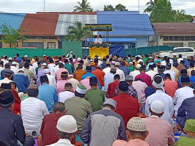 Sholat Idul Fitri 1440 H, di lapangan bola Gelora Tanjungbatu