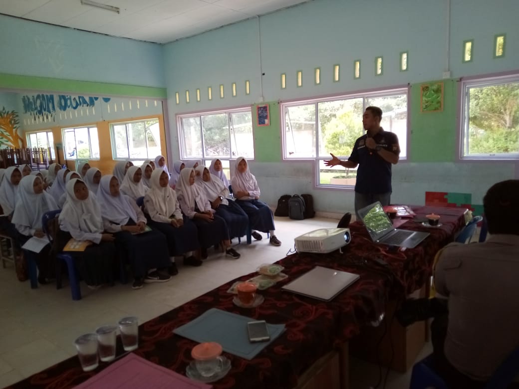 Penyuluhan Peredaran Narkoba Kepada Siswa SMA 3 dan SMA Ungar