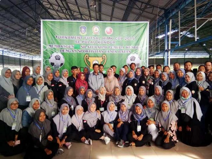 HIMK Cup Di lapangan Forza Futsal Tanjung Batu Kundur Foto bersama HIMK Cup, Gubernur (Plt) Kepri Di Lapangan Forza Futsal Tanjung Batu Kundur, Sabtu (04/08/19).