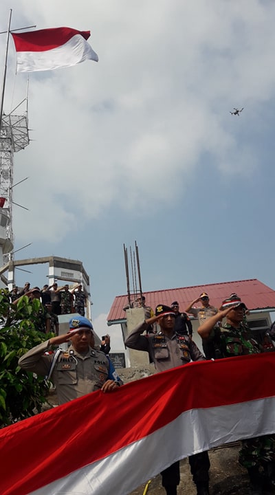 TNI Polri dan Pemkab Karimun Kibarkan Merah Putih, Di Perbatasan Selat Malaka dan Selat Singapura