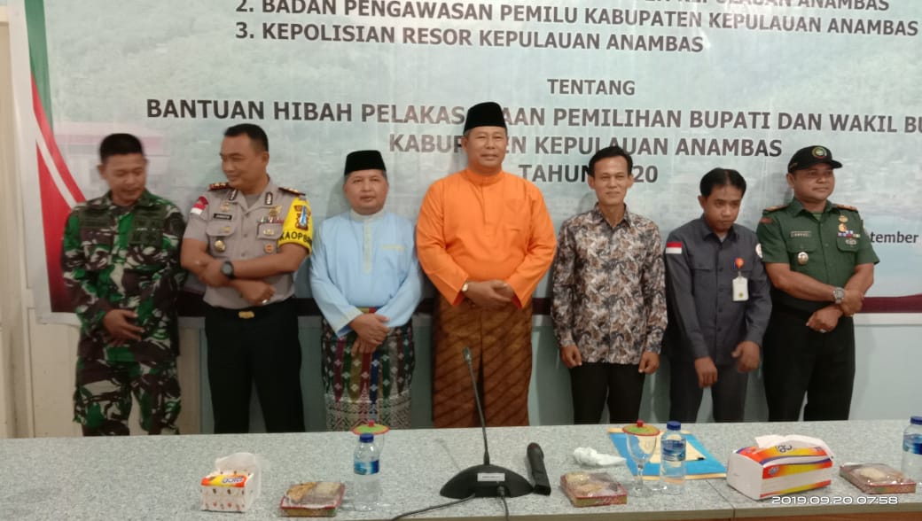 Pemkab KKA Lakukan Penandatanganan NPHD Bantuan Hibah dengan KPU, Bawaslu dan Polres Anambas