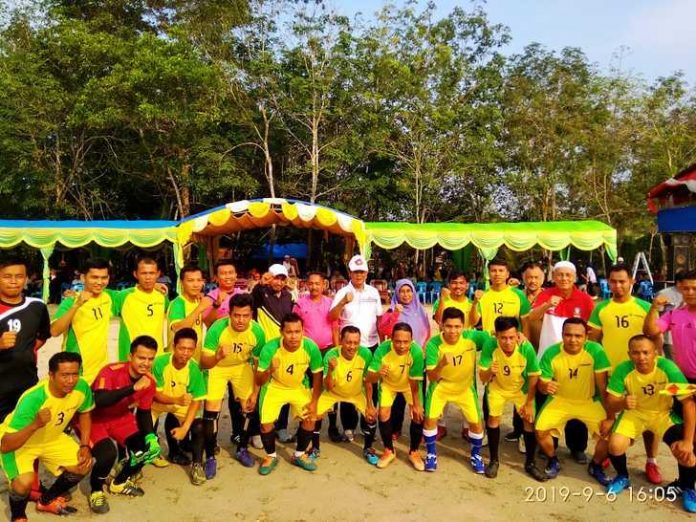 Turnamen sepak bola Terbuka KM 8
