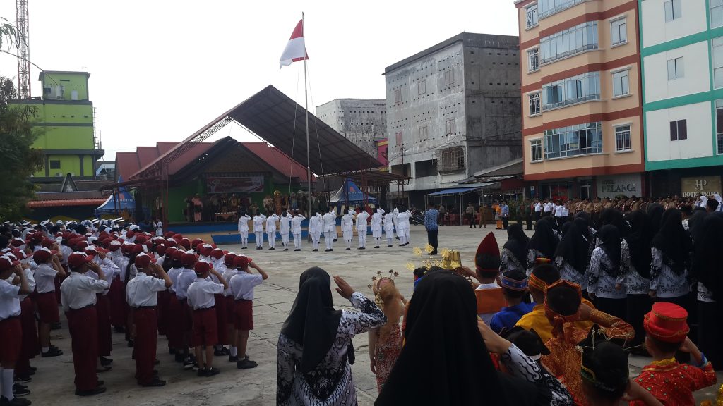 Penaikan Bendera Merah Putih, pada HSP ke-91 Tahun 2019, di Balai Pemuda Tanjungbatu