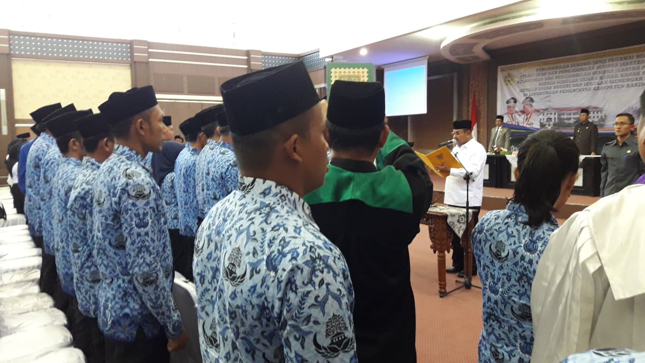 Bupati Karimun Lantik 296 Pejabat Fungsional Guru, Pengawas dan Kepsek