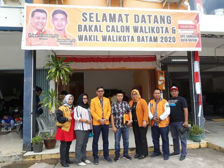 Ketua PWI Kepri, Ikut Daftar Bacalon Wali Kota Batam Ketua PWI Kepri, Ikut Daftar Bacalon Wali Kota Batam