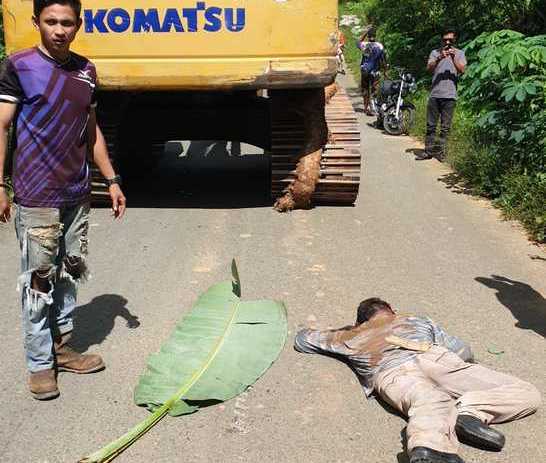 Seorang Pekerja Tewas Ditempat Tergulung Rantai Excavator