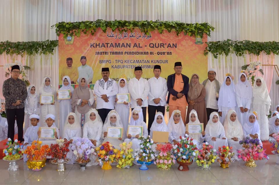 81 Santri se Pulau Kundur Khatamkan Al-Quran, Perwakilan Seluruh TPQ se Pulau Kundur 81 Santri se Pulau Kundur Khatamkan Al-Quran, Perwakilan Seluruh TPQ se Pulau Kundur