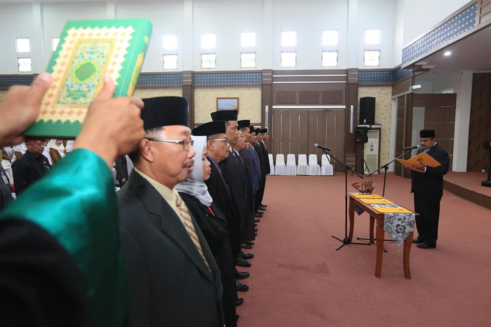 Bupati Karimun Lantik 11 Pejabat Eselon II