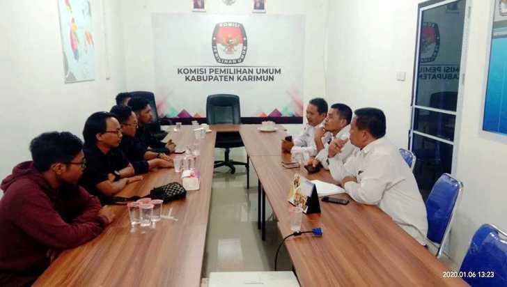 Audiensi Mahasiswa Asal Kundur Ke KPU Karimun